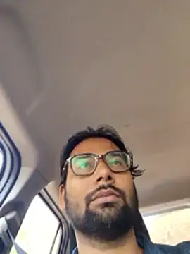 Snapshot of UAjit chatting on May 7, 5:24 am UAjit online show from May 7, 5:24 am
