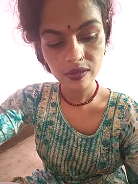 Eshna Dabral online show from October 4, 1:03 am