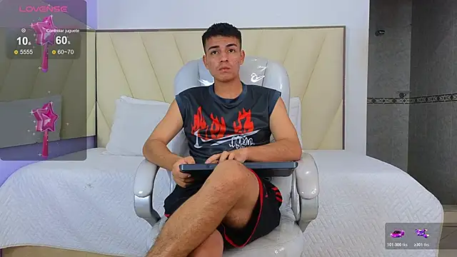 Hotboy21  online show from November 12, 3:51 am