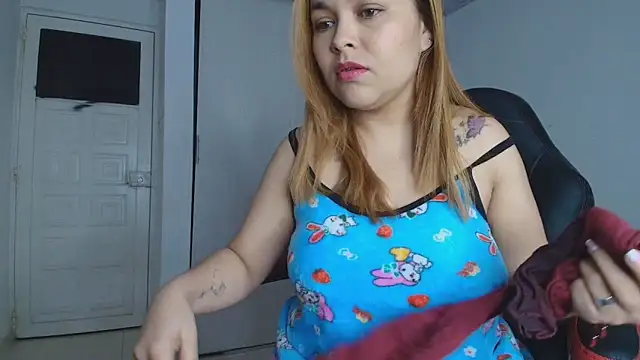 lovehotpink online show from December 21, 4:08 am