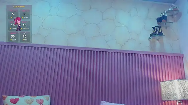 Snapshot of MilleyJones chatting on February 17, 11:50 am MilleyJones online show from February 17, 11:50 am