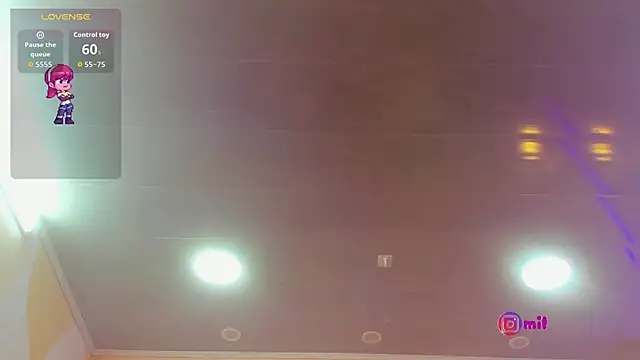 Snapshot of MilleyJones chatting on February 24, 11:41 am MilleyJones online show from February 24, 11:41 am