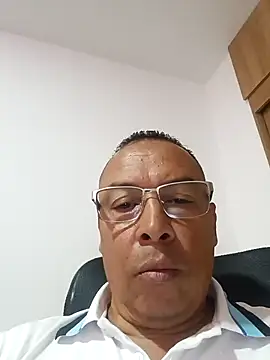 Snapshot of OrionStone chatting on March 21, 6:40 pm OrionStone online show from March 21, 6:40 pm