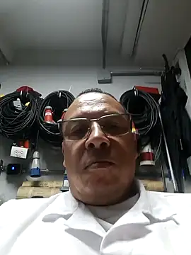 Snapshot of OrionStone chatting on September 15, 7:08 am OrionStone online show from September 15, 7:08 am