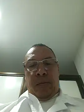 Snapshot of OrionStone chatting on October 1, 8:20 am OrionStone online show from October 1, 8:20 am