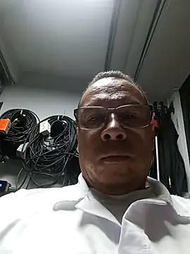 Snapshot of OrionStone chatting on October 6, 2:31 am OrionStone online show from October 6, 2:31 am