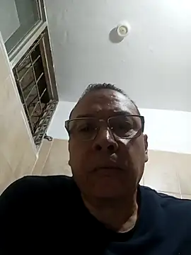 Snapshot of OrionStone chatting on October 13, 4:01 am OrionStone online show from October 13, 4:01 am