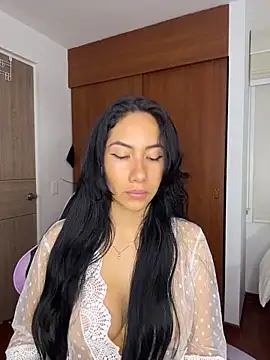 ArianaReynoldss online show from April 6, 10:27 am