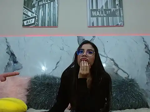 adajonnes online show from March 18, 3:48 pm