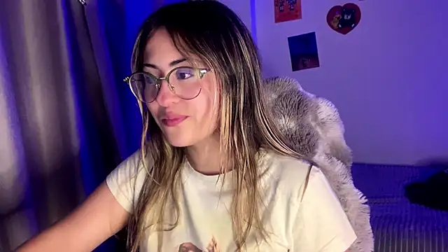 emma  bell  online show from October 23, 10:52 pm