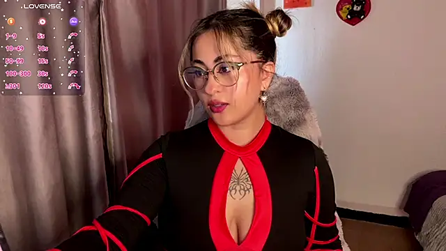 emma  bell  online show from October 31, 8:21 pm