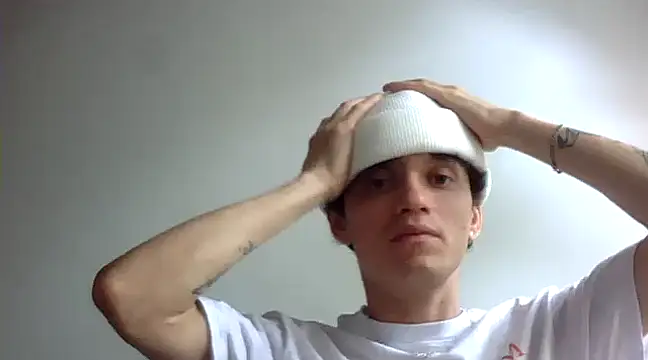 Snapshot of santihot089 chatting on March 20, 7:14 pm santihot089 online show from March 20, 7:14 pm