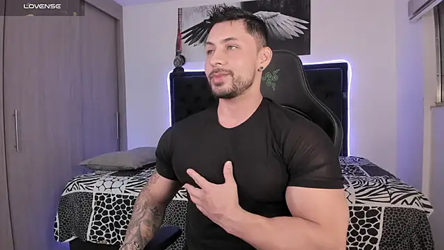 santi aesthetic online show from May 16, 2:19 am