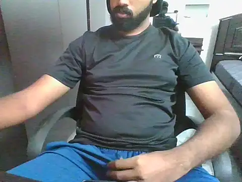 lovelyakash69 online show from December 2, 3:45 am