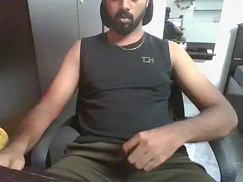 lovelyakash69 online show from March 1, 7:10 am