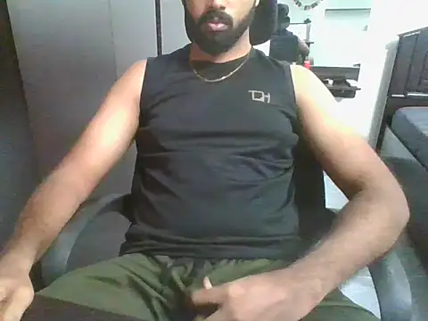 lovelyakash69 online show from July 6, 5:04 am