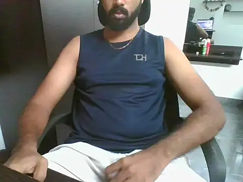 lovelyakash69 online show from July 13, 5:10 am