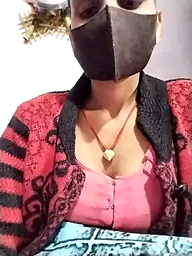 Snapshot of Soniy-Maax chatting on February 3, 7:46 am Soniy-Maax online show from February 3, 7:46 am