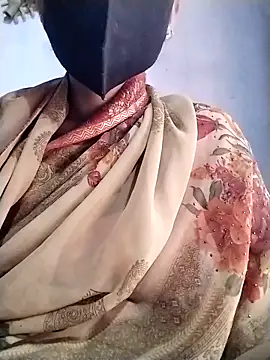 Snapshot of Soniy-Maax chatting on February 19, 8:21 am Soniy-Maax online show from February 19, 8:21 am