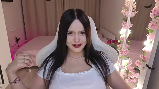 Betty  Davvis online show from November 3, 1:34 pm