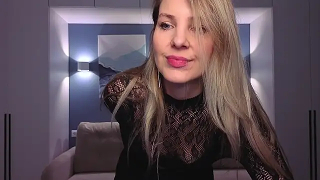 MelanieBennett online show from March 7, 6:21 am