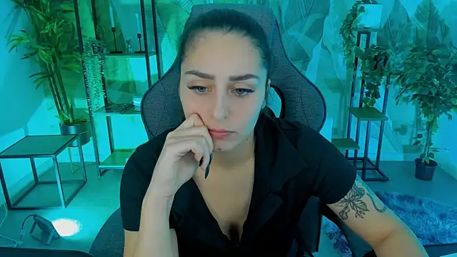 ValeriiMills online show from November 3, 2:51 pm