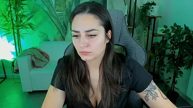 ValeriiMills online show from January 7, 2:30 pm