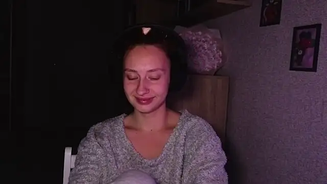 Snapshot of kristi_ginger chatting on October 3, 12:18 am kristi ginger online show from October 3, 12:18 am