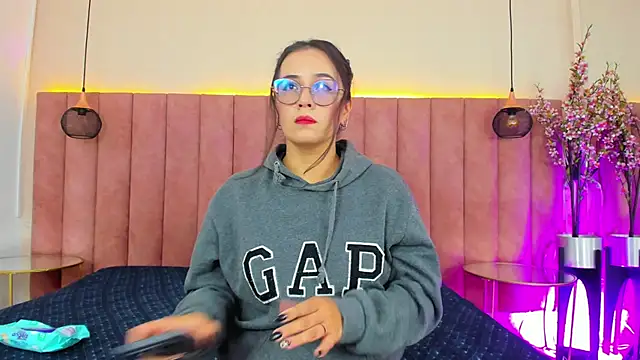 MeliissaAdamss online show from September 19, 9:15 pm