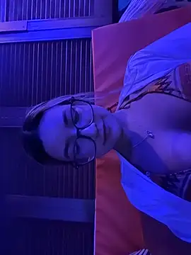 Pretty roxxyy online show from February 4, 12:27 am