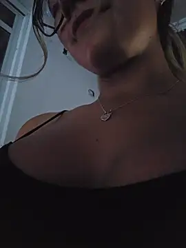 Pretty roxxyy online show from July 21, 11:23 am