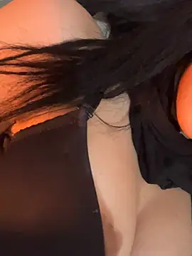 Snapshot of QueenLujaine chatting on April 12, 8:58 pm QueenLujaine online show from April 12, 8:58 pm
