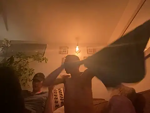 Chaud06 french online show from April 13, 3:12 am