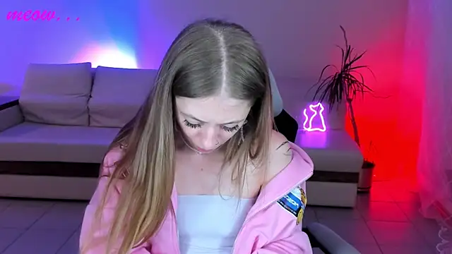 Snapshot of SweetMeeow chatting on November 5, 1:27 am SweetMeeow online show from November 5, 1:27 am