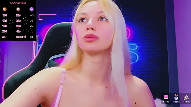 AlessiaCroft online show from March 17, 5:11 am