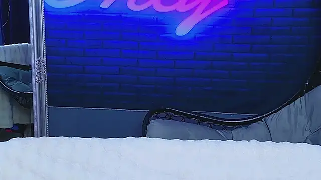 AlessiaCroft online show from April 10, 4:17 am