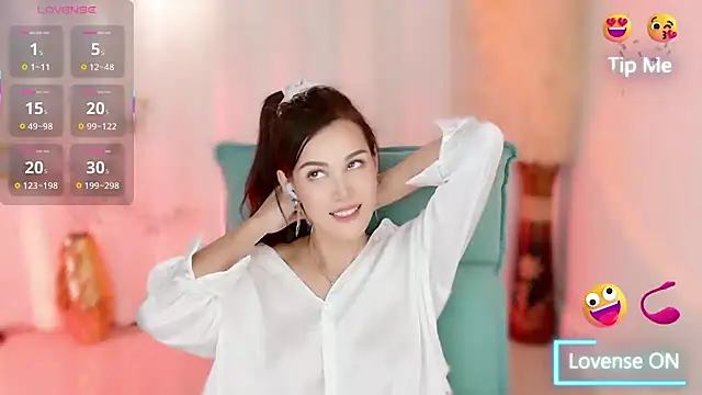 Snapshot of LunaBelle1984 chatting on October 11, 3:43 pm LunaBelle1984 online show from October 11, 3:43 pm