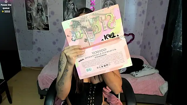 Medussa katt online show from November 19, 8:42 pm