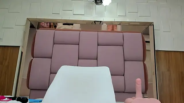 sophiaarenas online show from January 5, 5:27 pm