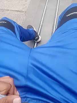 Snapshot of camobud chatting on March 22, 8:26 pm camobud online show from March 22, 8:26 pm