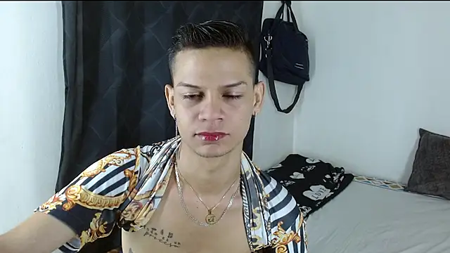 Snapshot of axce1_boy24 chatting on October 8, 12:03 pm axce1 boy24 online show from October 8, 12:03 pm