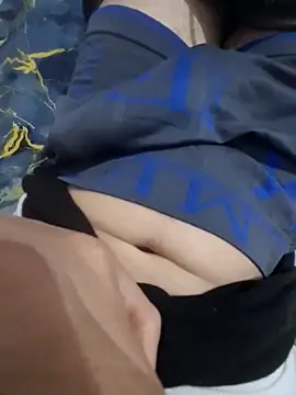 Snapshot of amirzinou chatting on March 21, 1:34 am amirzinou online show from March 21, 1:34 am