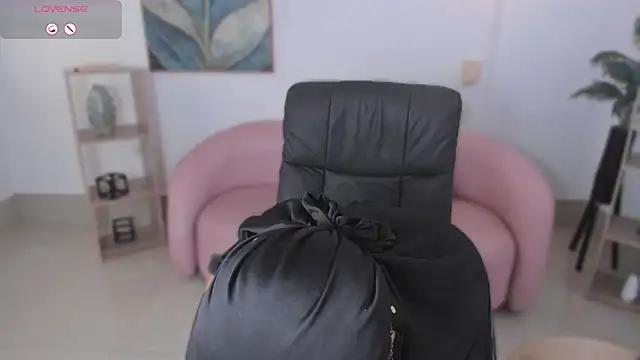 kylie soraya online show from November 27, 4:20 pm