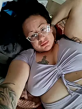 Snapshot of kinkikatie69 chatting on September 28, 10:15 pm kinkikatie69 online show from September 28, 10:15 pm