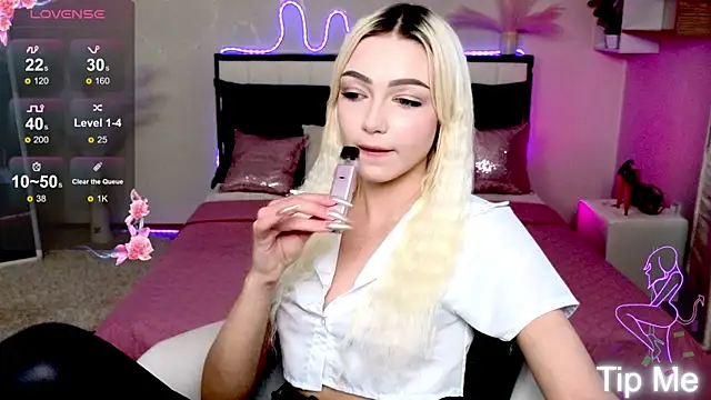 LinaLirian online show from September 12, 2:17 pm