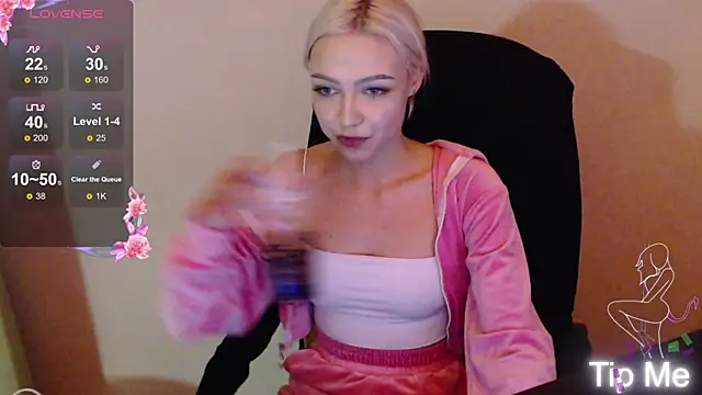 LinaLirian online show from October 9, 10:52 pm