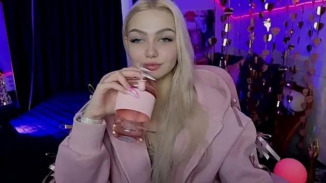 LinaLirian online show from March 23, 10:08 am