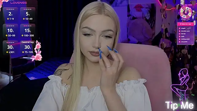 LinaLirian online show from May 25, 9:48 am