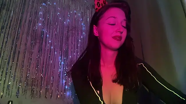 YourTemptation  online show from December 21, 10:11 am