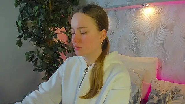 Candy Cansew online show from September 19, 12:02 am